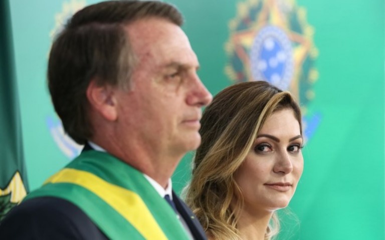 Queiroz depositou R$ 72 mil na conta de Michelle Bolsonaro, revela revista