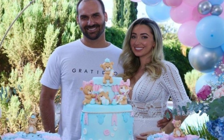 Esposa de Eduardo Bolsonaro conta que teve Covid-19 e ficou internada