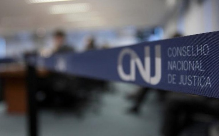 CNJ amplia investigação contra juiz que atuou em ação da 'rachadinha'