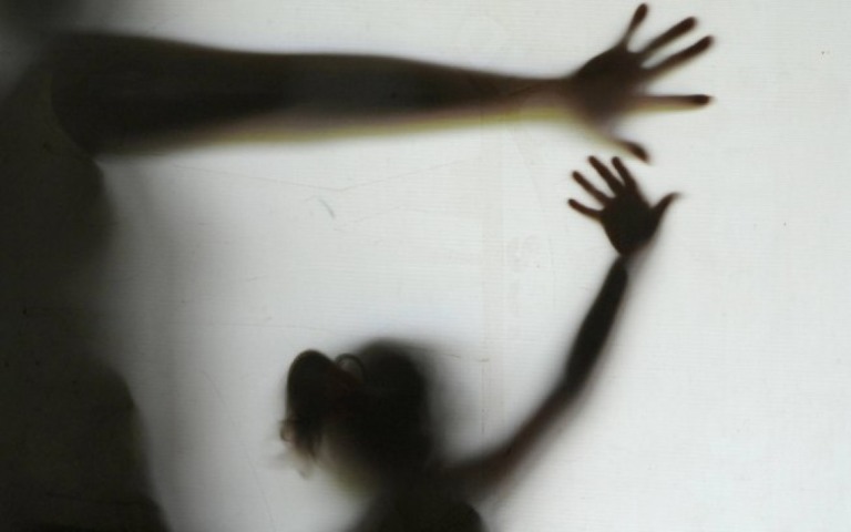 Polícia procura tio suspeito de estuprar e engravidar criança de 10 anos