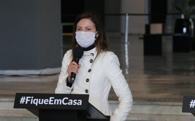 Patricia Ellen, secretária de Desenvolvimento, testa negativo para Covid-19