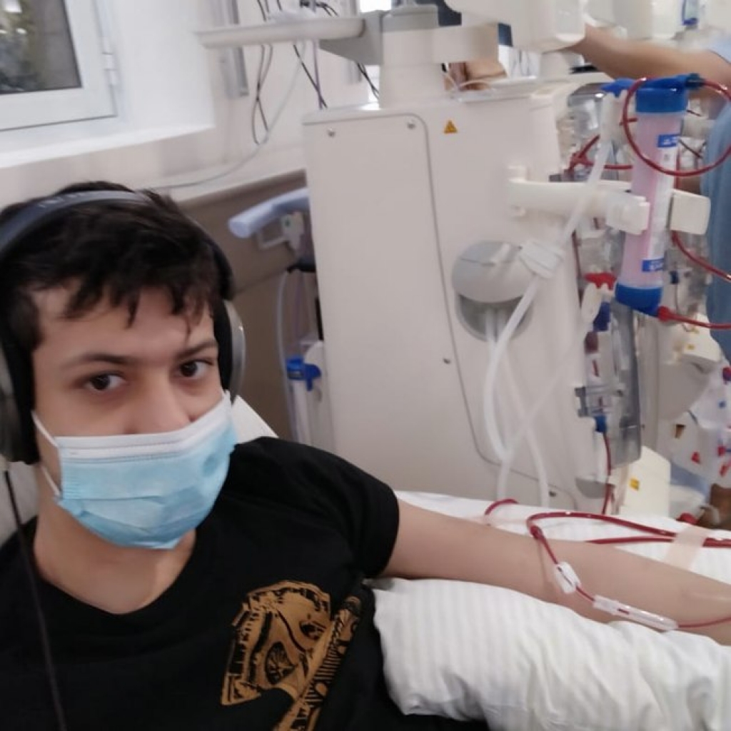 "Pandemia esfriou o transplante", diz jovem à espera de rim