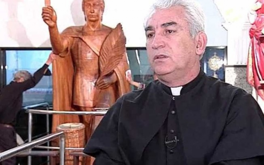 Padre militar é preso por desviar R$ 1,3 milhão em doações de fiéis em São Paulo Padre militar é preso por desviar R$ 1,3 milhão em doações de fiéis em São Paulo