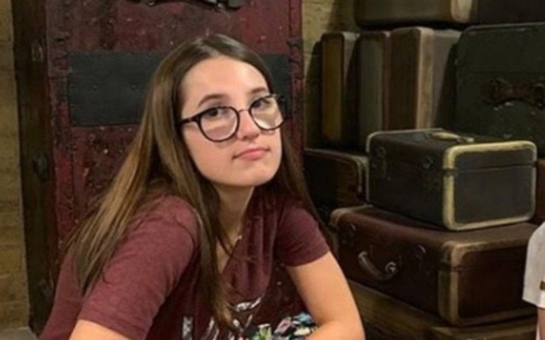 Menina que atirou em amiga não vai à reconstituição do crime em Cuiabá