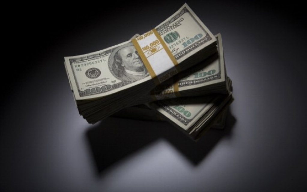 Dólar fecha em R$ 5,53; mercado americano cita 'turbulência polÃtica no Brasil' Dólar fecha em R$ 5,53; mercado americano cita 'turbulência polÃtica no Brasil'