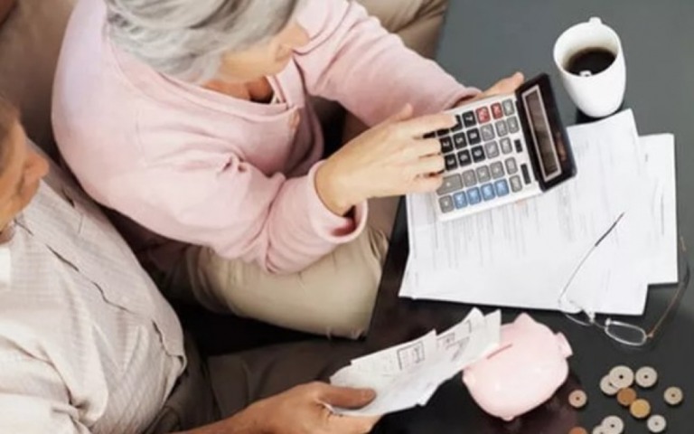 Renda familiar de 46% dos brasileiros caiu na pandemia, diz Datafolha