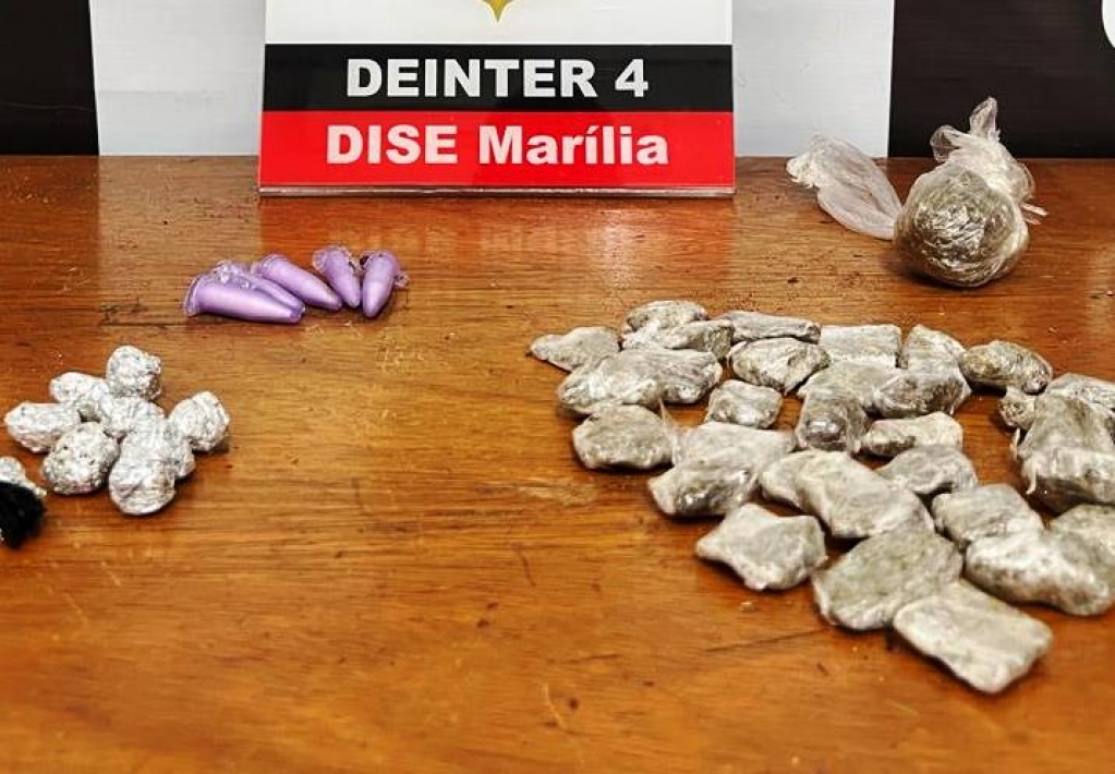 Polícia vai a tradicional ponto de tráfico, apreende drogas e prende olheiro