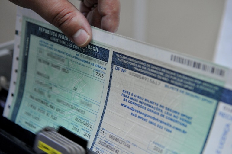 Detran retoma prazos para multas, CNH e documentos de veículos no Estado