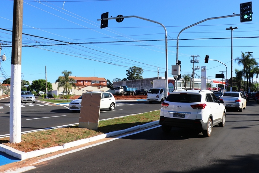 Terminam obras de trânsito na avenida da Saudade e novo sistema está em uso