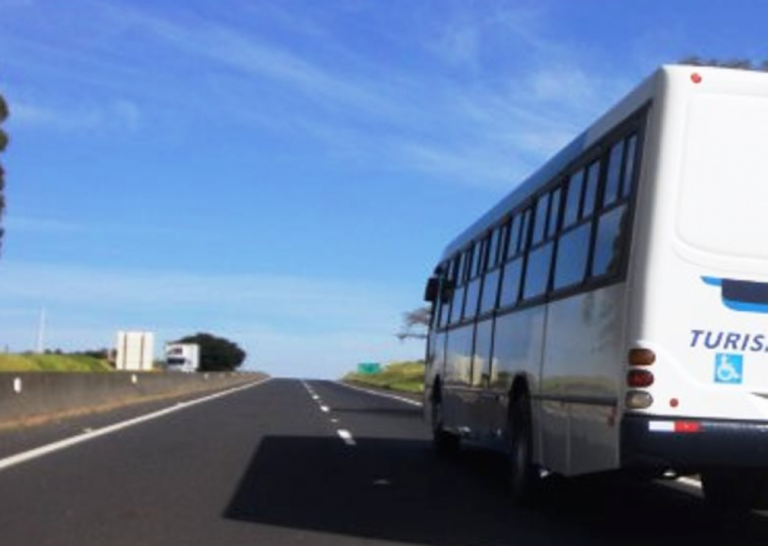 TJ  condena empresa a indenizar passageira da região deixada em estrada