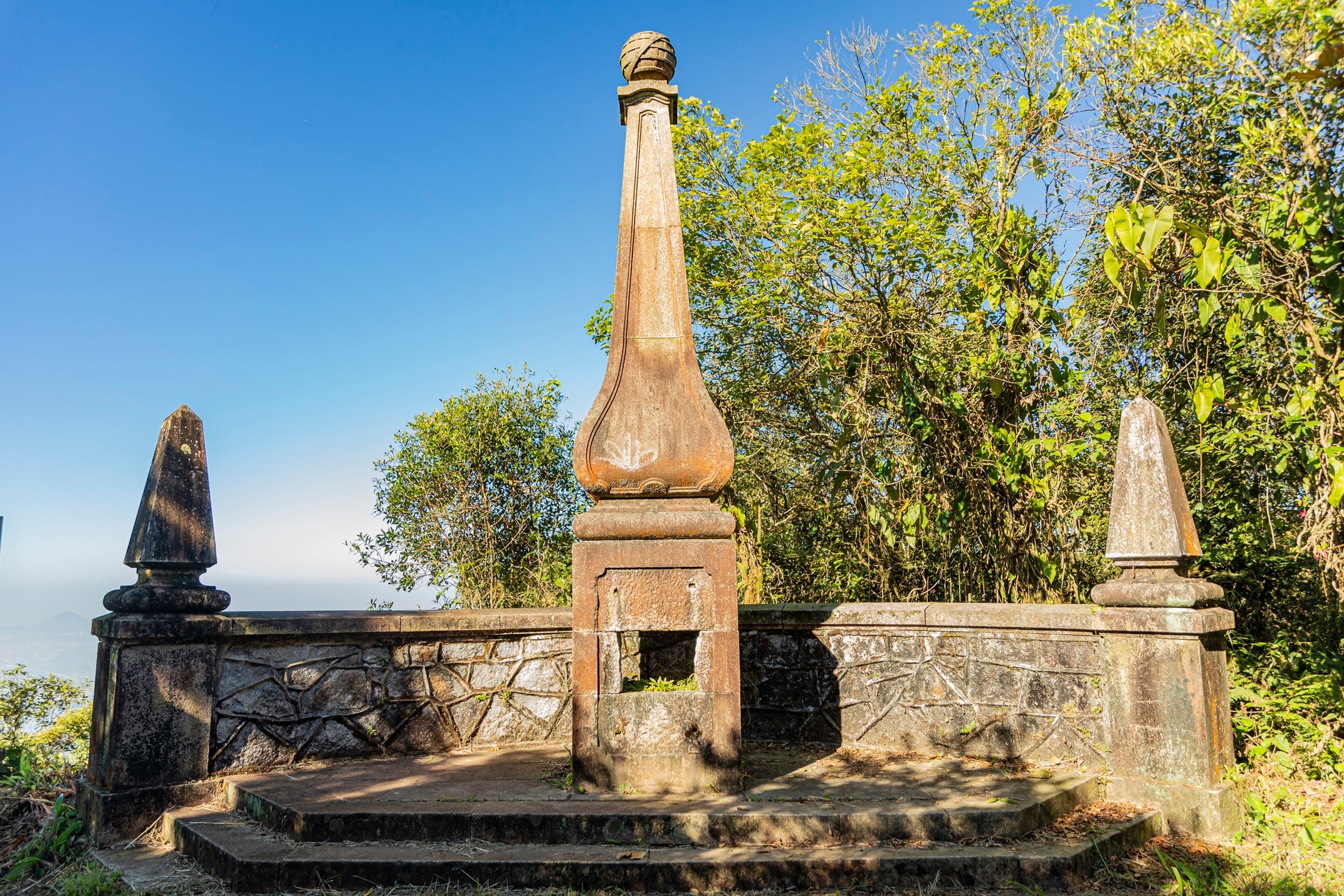 Monumento do Pico, na Estrada Velha de Santos Roteiro Histórico