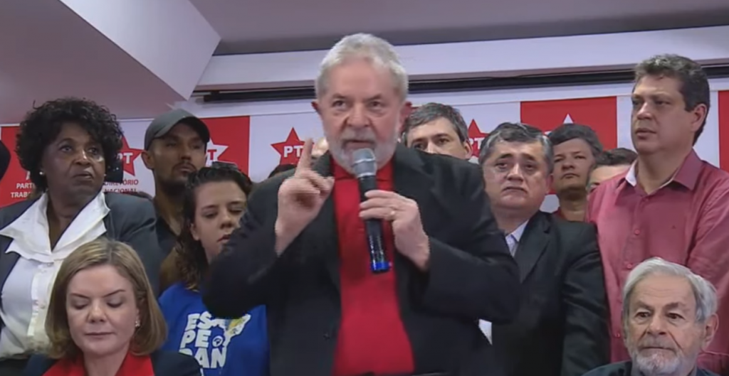 "Estou no jogo" - Lula critica sentença de Moro e anuncia candidatura a presidente