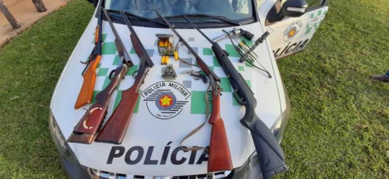 Operação ambiental apreende armas e pescados; tem detenção e multa