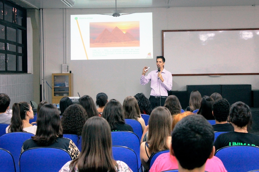 Workshop na Unimar discute Nutrição Vegetariana e Nutriciência