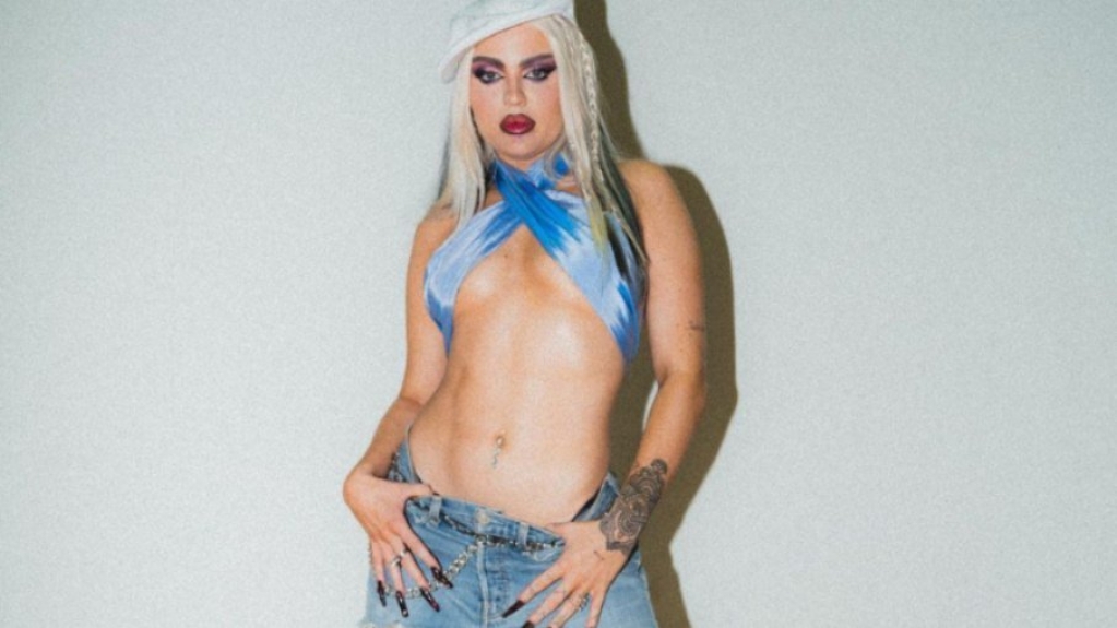 Luísa Sonza recria look ousadíssimo de Christina Aguilera nos anos 2000