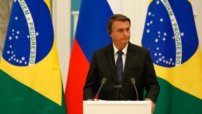 Ucrânia: Bolsonaro fala em 'proteger brasileiros', mas não cita guerra