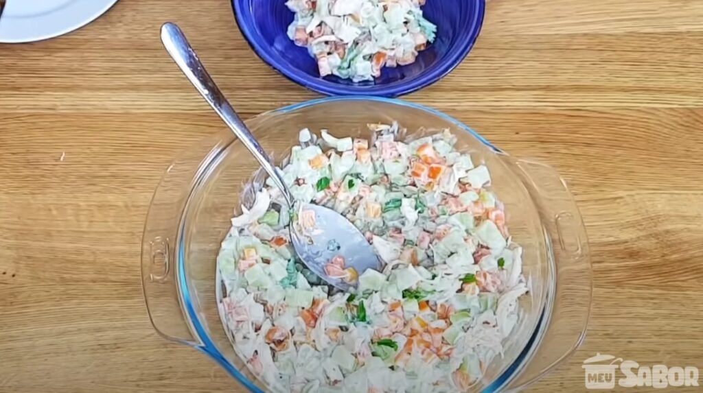 Dieta, modo on! Aqui está uma saladinha de chuchu ótima para emagrecer e desinchar!