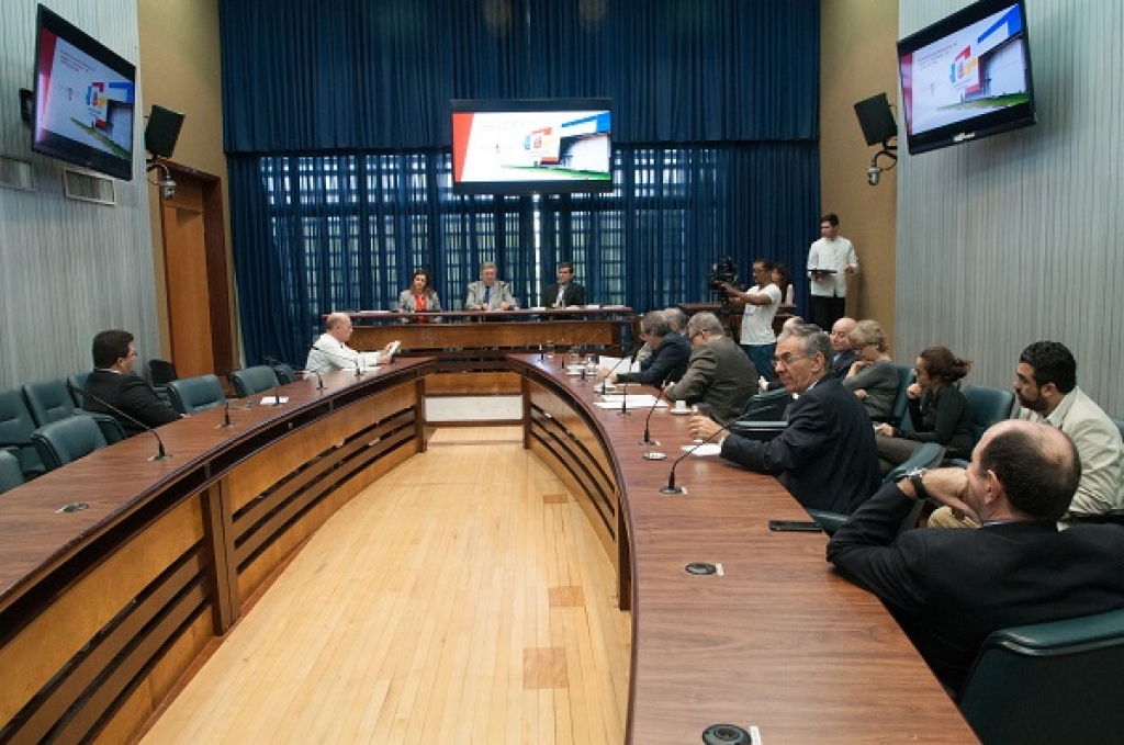 Direção da Univesp apresenta polos em audiência na Assembleia Legislativa