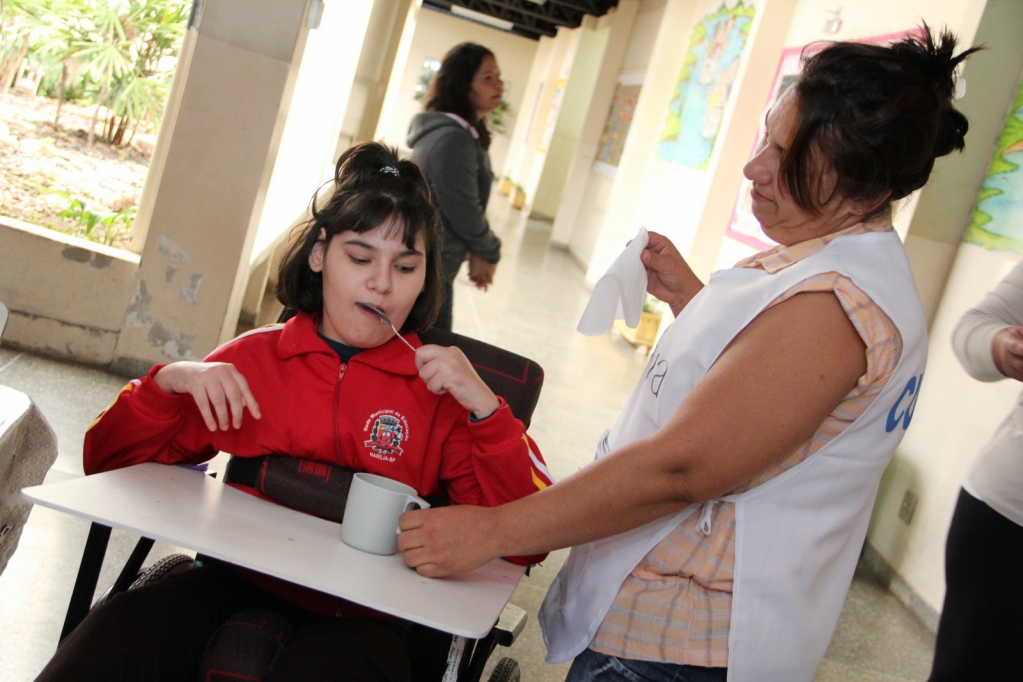 Educação prevê cuidadores especiais em 15 dias e esquema extraordinário até la