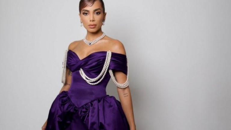 Anitta diz que falou com DiCaprio sobre título de eleitor no Brasil
