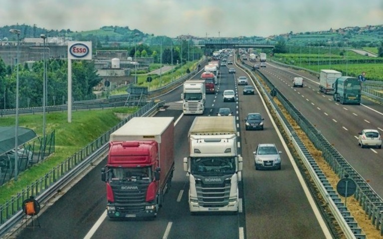 Transportadoras iniciam paralisação; greve é possível