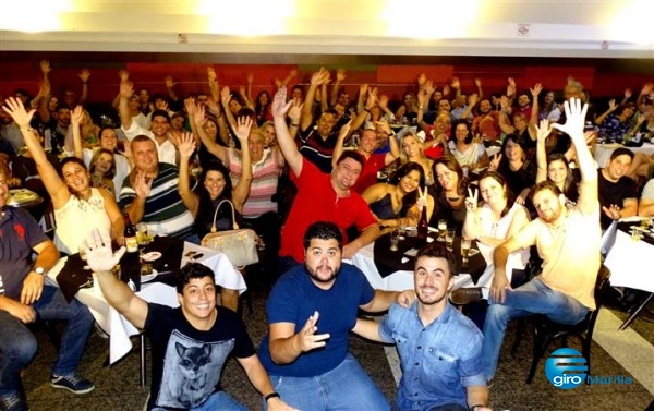 Stand up no Chaplin, gente de sucesso e muita informação na Coluna Social