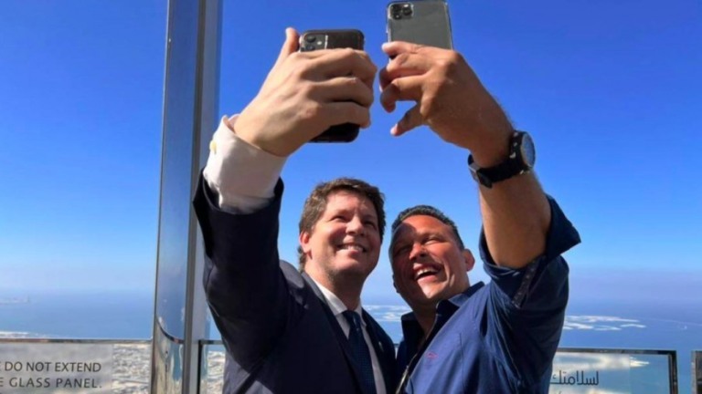 Lutador que convidou Mario Frias para NY já citou slogan nazista