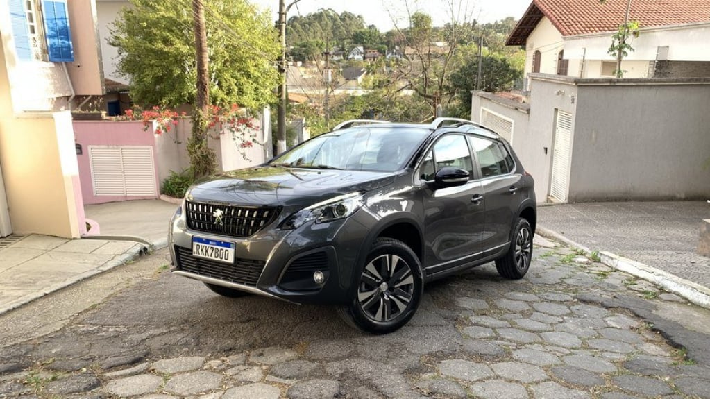 Peugeot 2008 Griffe: o SUV compacto mais longevo e veloz. Vale a pena?