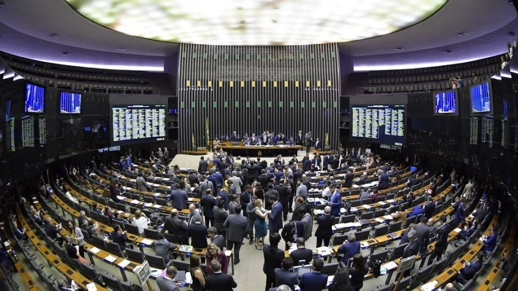 Maiores partidos no Congresso têm menos de 2% de comandantes pretos