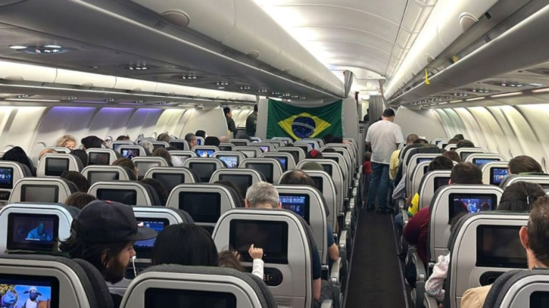 GOV BR/FAB – 18/10/2023 Operação Voltando em Paz do Governo Federal, realiza o sétimo voo de repatriação de 219 brasileiros partindo de Israel, com a aeronave KC-30