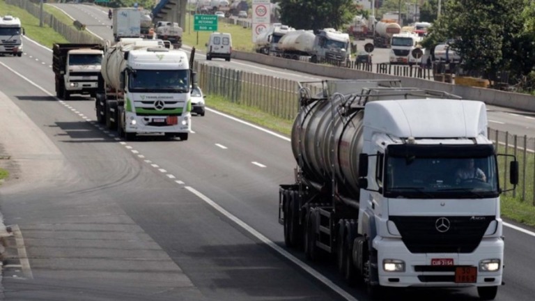 Governo quer subsídio para diesel e outras medidas para caminhoneiros