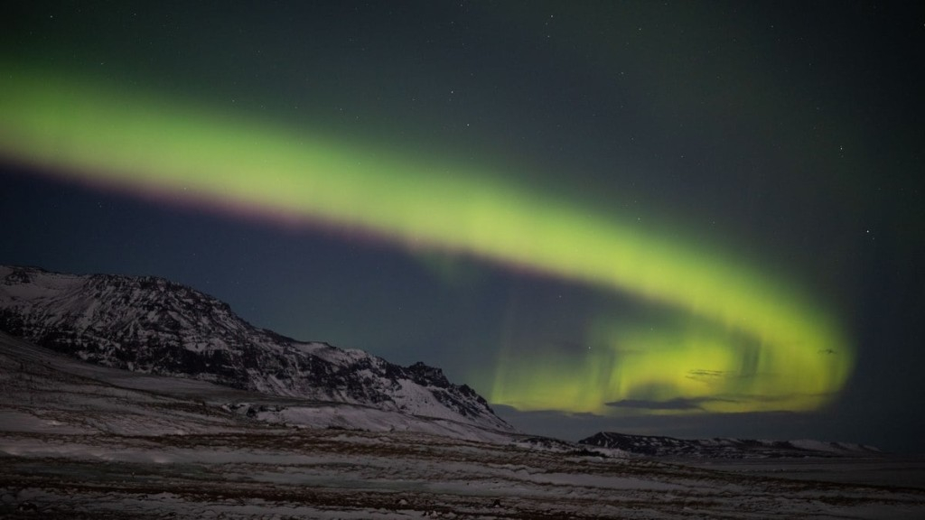 Marco Brotto O expedidor Marcos Brotto explica o deslocamento do campo magnético da Terra que fez as auroras boreais serem vistas em locais novos