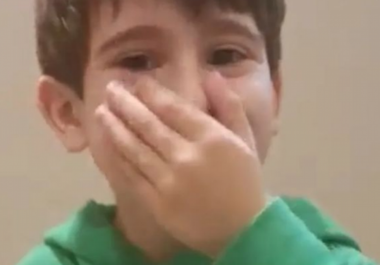 Miguel, 6 anos, movimenta região com recado para Roberto Carlos e ganha apoio de famosos