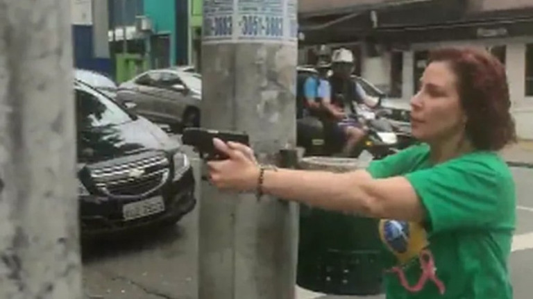 STF autoriza PF a fazer busca e apreensão a armas de Carla Zambelli