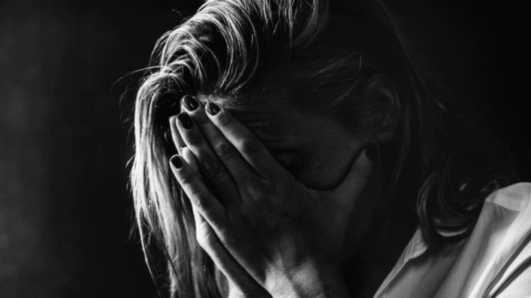 Grávida de gêmeas siamesas que corre risco de morrer tem aborto negado