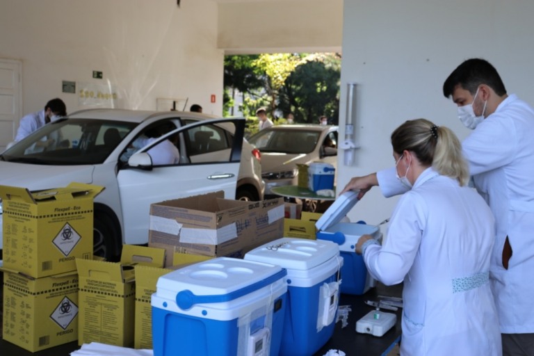Vacina terá drive trhu em segunda dose para pessoas acima de 77 anos em Marília