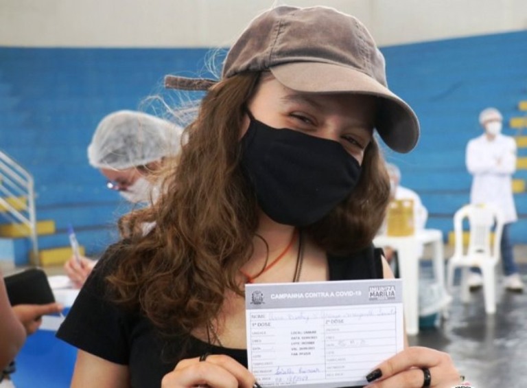 Vacinação de adolescentes terá 2.300 doses em Marília no sábado
