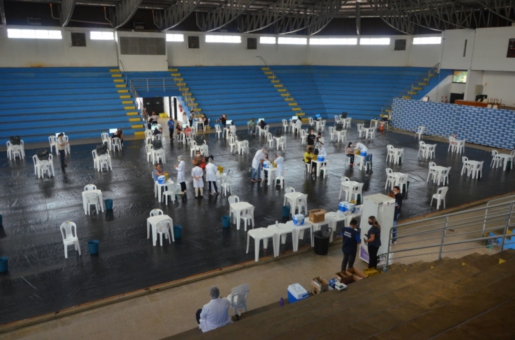 Cadastro para 1º lote de vacinas acima de 60 anos esgota; reabre nesta quinta