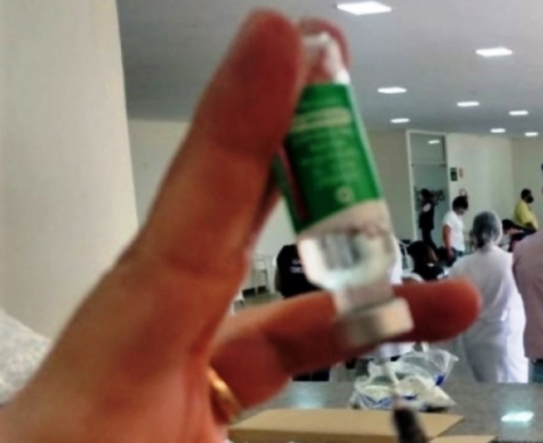 Vacina acaba em unidades; público tem peregrinação para 2º dose em Marília
