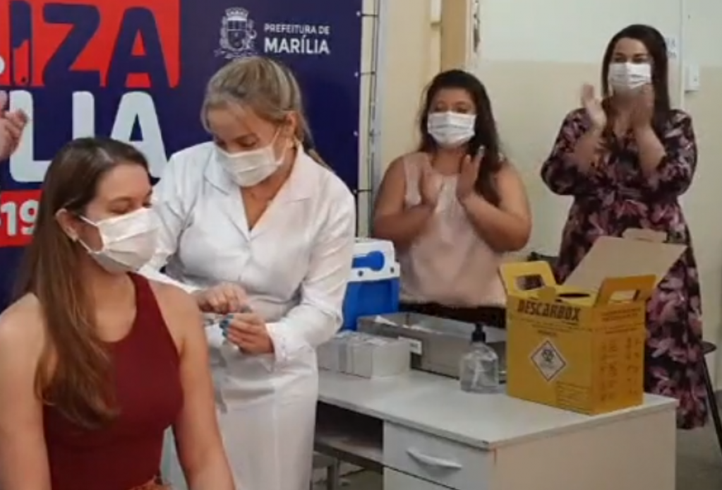 MarÃlia inicia vacinação da saúde e anuncia datas para novas fases MarÃlia inicia vacinação da saúde e anuncia datas para novas fases