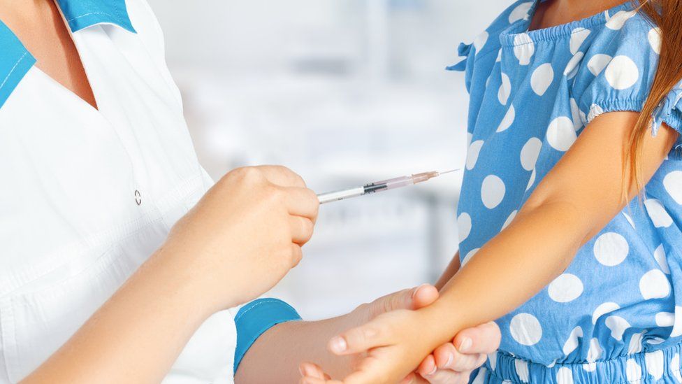 médica com garota