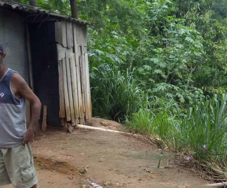 Fomos esquecidos – Moradores relatam riscos e medo de chuvas na zona oeste