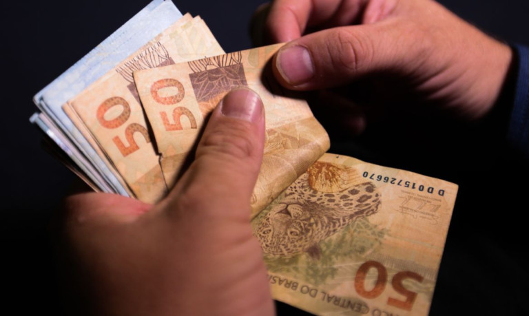 Caixa paga Bolsa Família a beneficiários de NIS com final 2