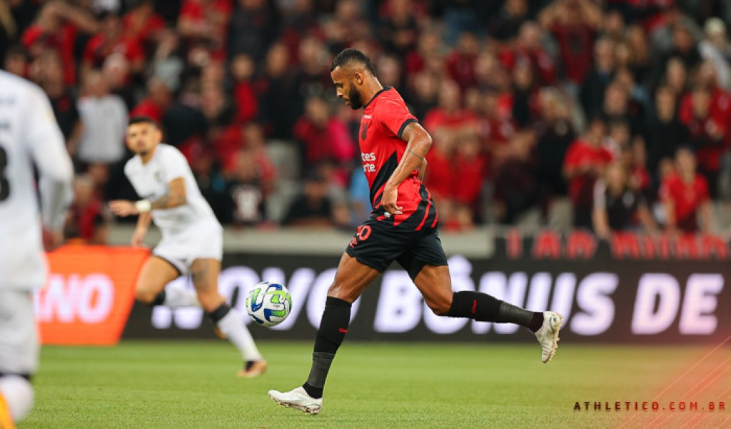 Athletico-PR vence o Botafogo pela 9ª rodada do Brasileirão