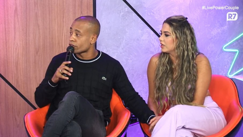 Karol e Mussunzinho discutem com Albert em live: 'Não desmerece'