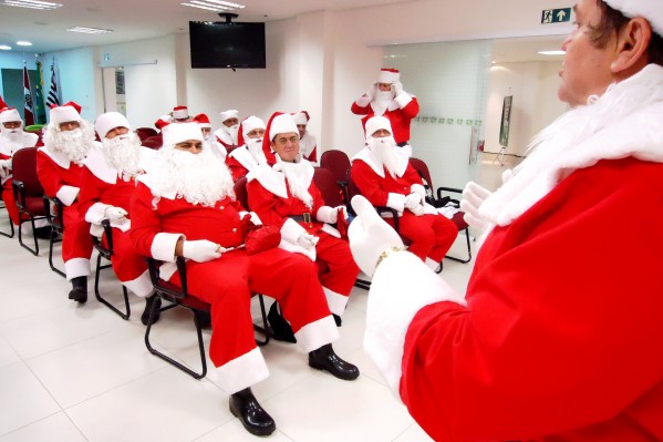 Cidade terá invasão de Papais Noel no comércio