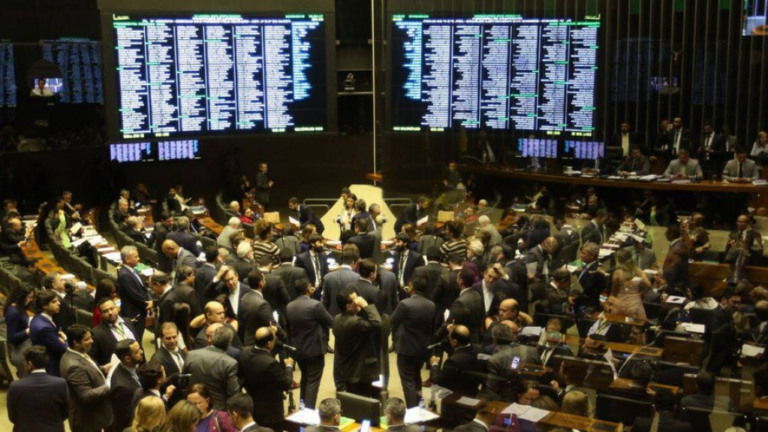 Congresso amplia MPs sobre impostos de combustíveis e tabela do frete