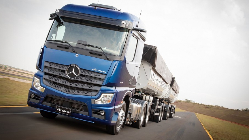 Mercedes-Benz Actros é mais equipado que carros de luxo