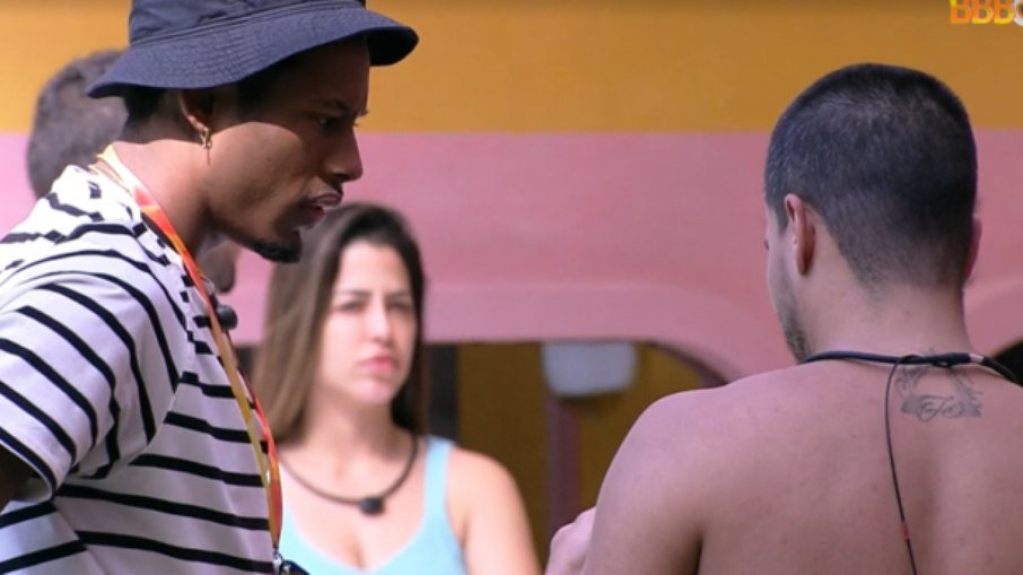 Brothers que estavam no almoço do anjo se chocam com saída de Tiago Brothers que estavam no almoço do anjo se chocam com saída de Tiago