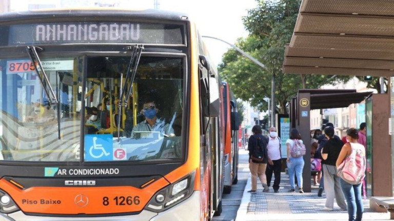 PT aciona TSE por transporte público gratuito nas eleições